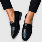 Engracia | Mocasín Negro con Textura y Borlas